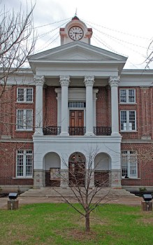 marshallcourthouse Marshall County Courthouse (1870, Fletcher Sloan, archt.)--this portico looks very similar to the Old Capitol's. Many people don't know that the Old Capitol's portico originally had flat arches that were changed to the semi-circular design in 1870s.