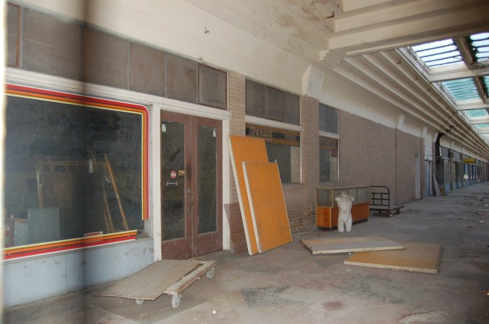 Bloom's Acrade interior