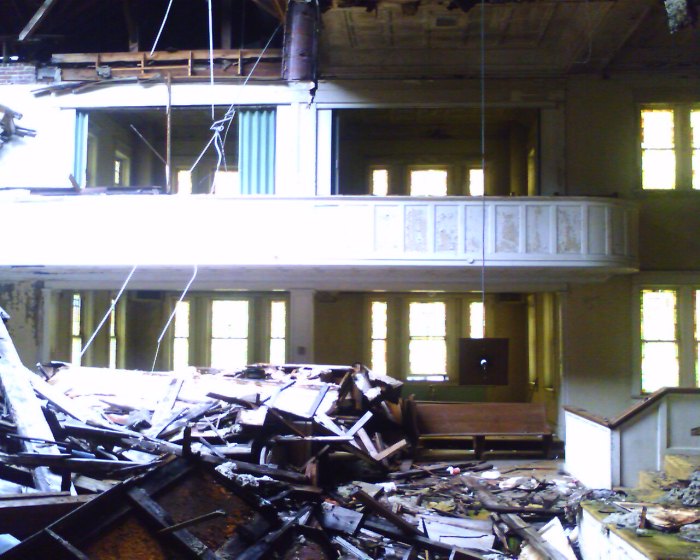 IMAGE_00012 First Baptist Church interior, photo 2007