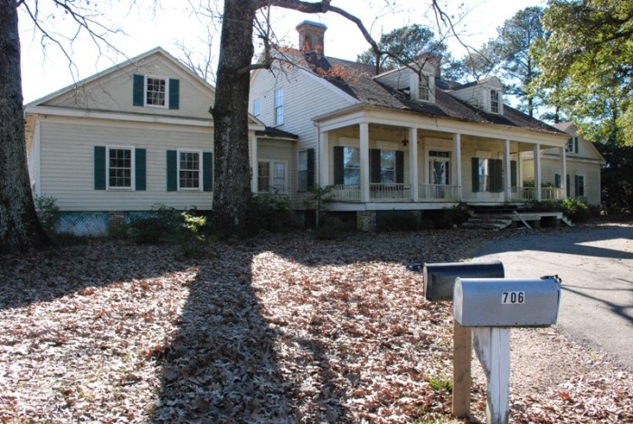 Ceres Plantation, RIP 2012. Subject of frequent updates here on MissPres, Ceres Plantation was finally demolished, er, deconstructed by the Warren County Port Commission, whose industrial park is going so well they need this extra space. Except it's half vacant. Weird.