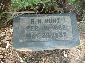 HuntGrave1