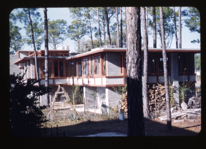 Welbie L. Fuller Residence, Pass Christian, MS. Photo from slide by Philip Roach, Jr., c.1951. Courtesy of Philip Roach, Jr. Office Records, Southeastern Architetural Archive, Special Collections Division, Tulane University Libraries.