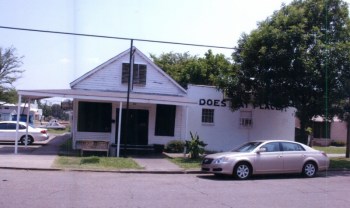 Does Eat Place Greenville (800x477)