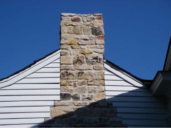Figure 1. Catahoula sandstone chimney of the Porter House built around 1830 and moved to Raymond, Mississippi in 2004. Picture (digital) taken on September 20, 2007.