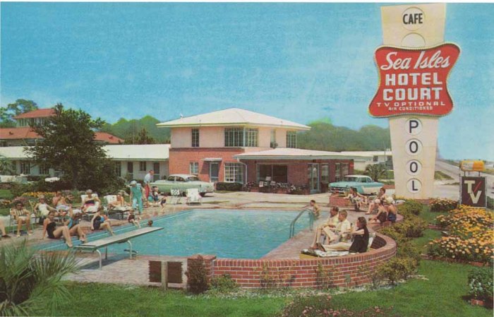SEA ISLES HOTEL COURT, East Beach, Gulfport, Mississippi. "South's Smartest Hotel Court." Directly on Beach, 100% Air Conditioned, Luxurious Rooms, Suites, and Kitchenette Apartments. T.V. Optional. Phone, Gulfport--UNiversity 4-1601, 4-1602, L.D. 9909.