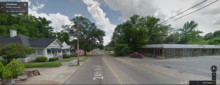 The proposed Family Dollar would be on the right in this Google Streetview image.