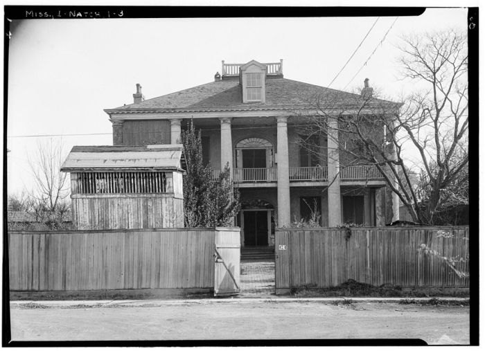SOUTH ELEVATION - Rosalie, 100 Orleans Street, Natchez, Adams County, MS. Ralph Clynne, Photographer, March 29, 1934.