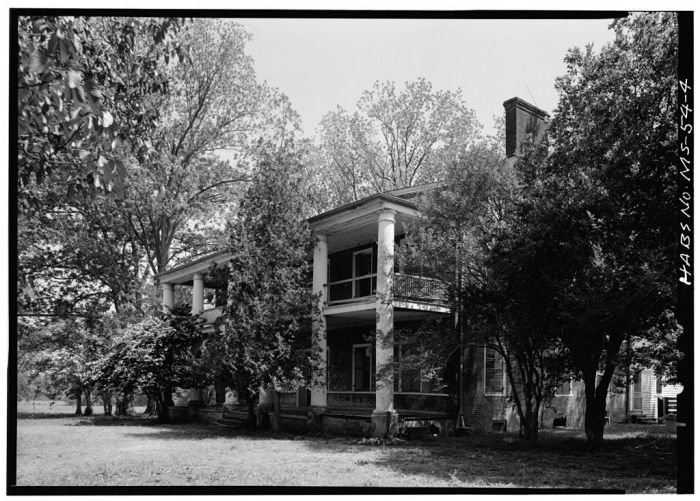NORTH FRONT AND WEST SIDE. Springfield, U.S. Route 1, Natchez, Adams County, MS [Springfield is actually in Jefferson County, but is filed in Adams County in HABS]. Ralph Clynne, Photographer, March 29, 1934.