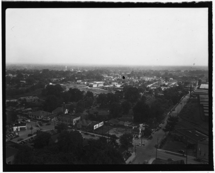 Jackson, Miss. 1941. Collection: Witbeck, C. W., Photograph Collection Call number: PI/COL/1982.0016 System ID: 102338.