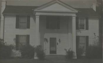 Graceland Too (Bryant House), Holly Springs, 1850s. Photo by Jack Baum, 1970s97