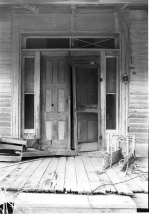 Donelson House, Front Entrance (MDAH Historic Resources Inventory photograph)