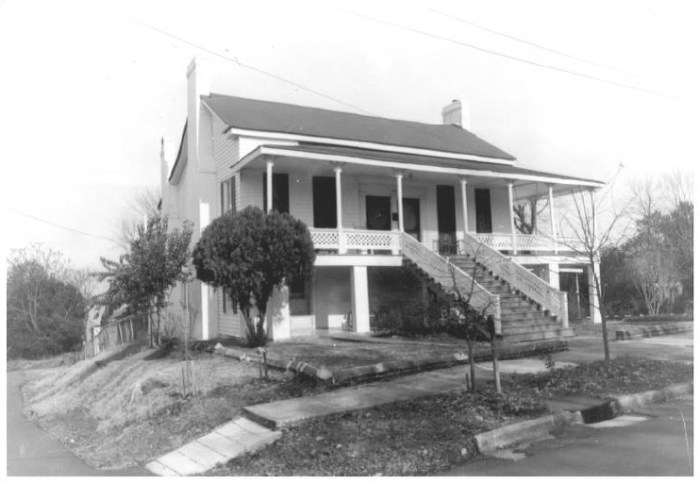 401 3rd Avenue, North, Factory Hill-Frog Bottom-Burns Bottom Historic District, Columbus - Kenneth P'Pool, MDAH, Photographer, December, 1979