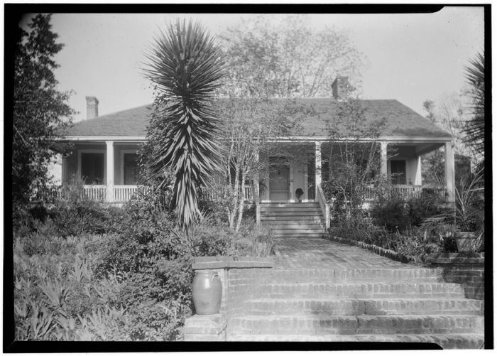 FRONT VIEW (WEST ELEVATION) - Hope Farm (Villa), Auburn Avenue & Homochitto Street, Natchez, Adams County, MS. James Butters, Photographer, April 8, 1936