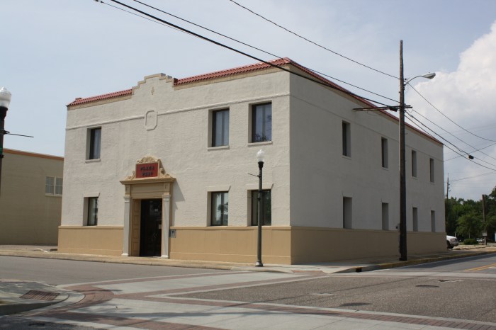 (Old) First National Bank Building [(old) Police Building] 535 Delmas Ave Pascagoula Jackson County JRosenberg MDAH 8-2-13 from MDAH HRI Accessed 4-1-16