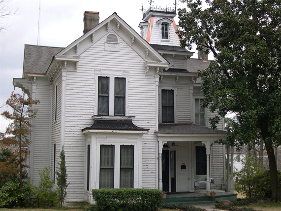 S.S. Finger House, Ripley (c.1884). Photo by David Preziosi, MHT. Downloaded from MDAH Historic Resources Database.