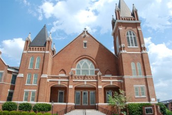 First Baptist Church, Columbus (built 1908, R.H. Hunt, archt.) Photo by Jennifer Baughn, MDAH, 4-10-2009