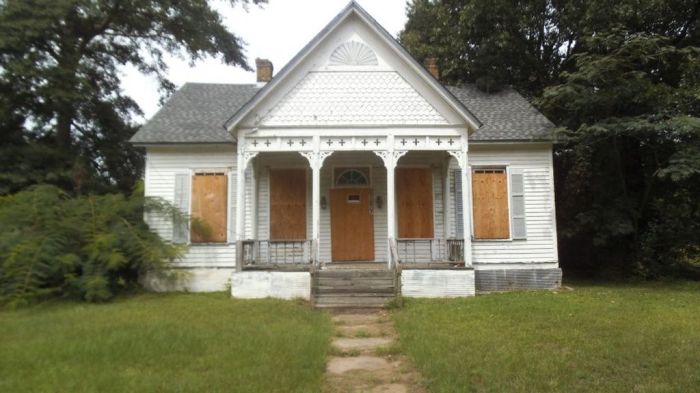 1677 Main St., Fayette