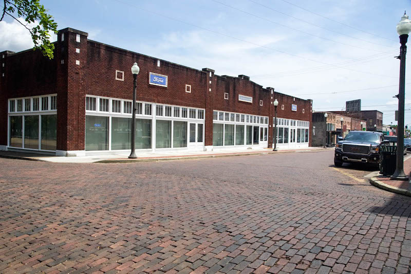 E. K. Myrick, “the popular garage man” in Greenwood Ford Dealership in